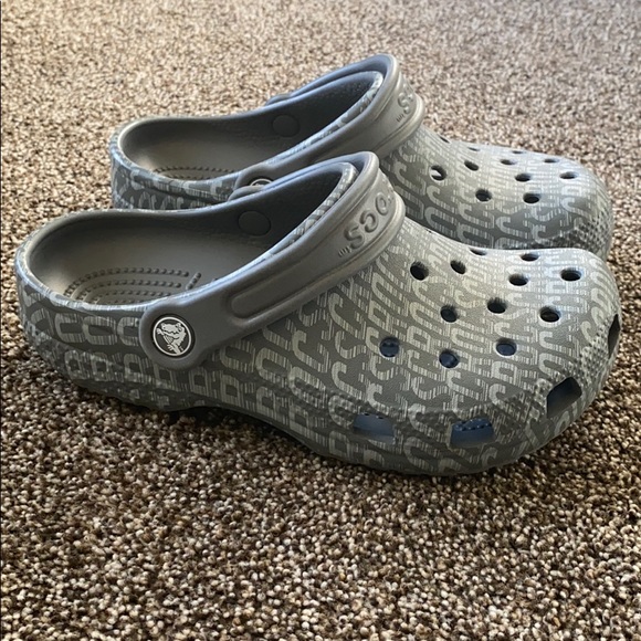 New Crocs - Picture 4 of 5